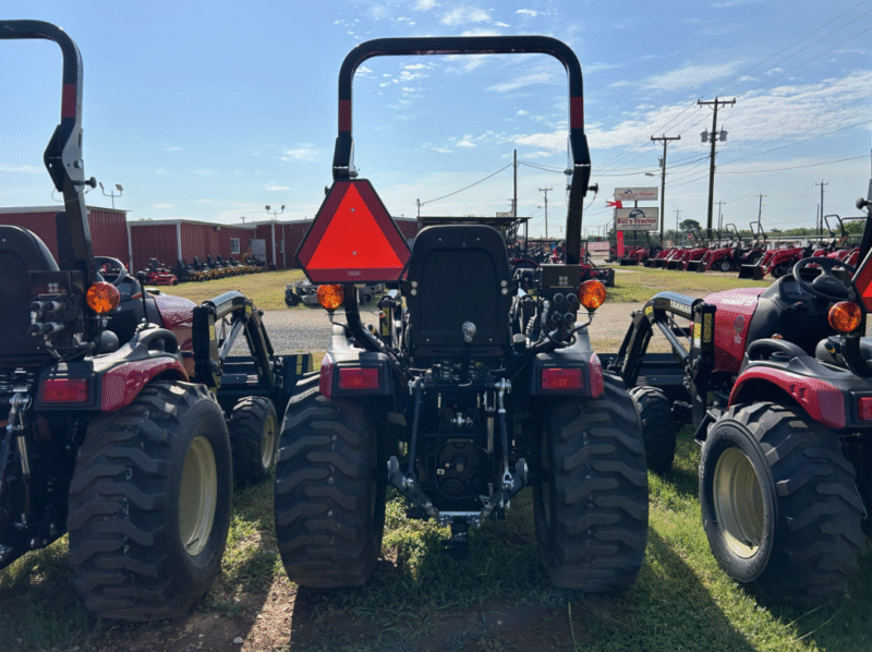 YANMAR TRACTOR SA425BI-L SA425 HST IND TIRES LDR - Image 4